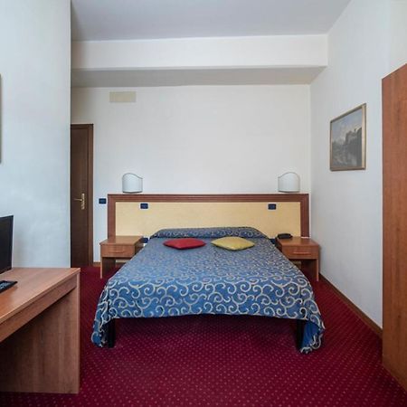 Hotel Italia & Lombardi Montefiascone Kültér fotó