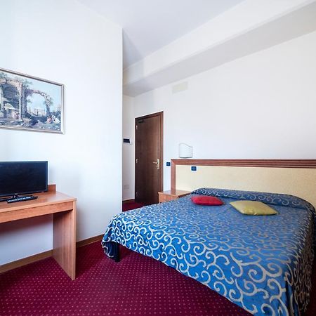 Hotel Italia & Lombardi Montefiascone Kültér fotó
