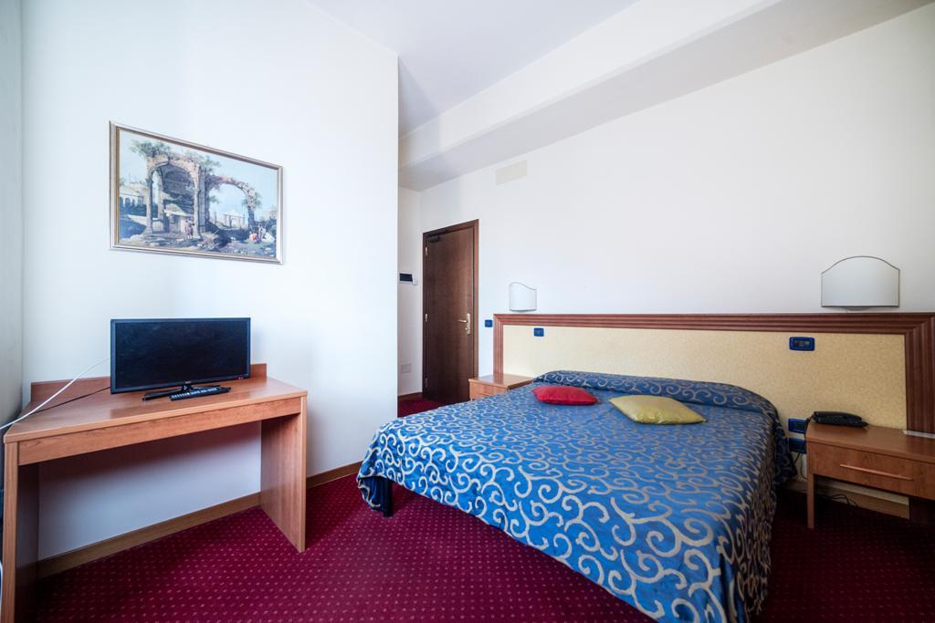 Hotel Italia & Lombardi Montefiascone Kültér fotó