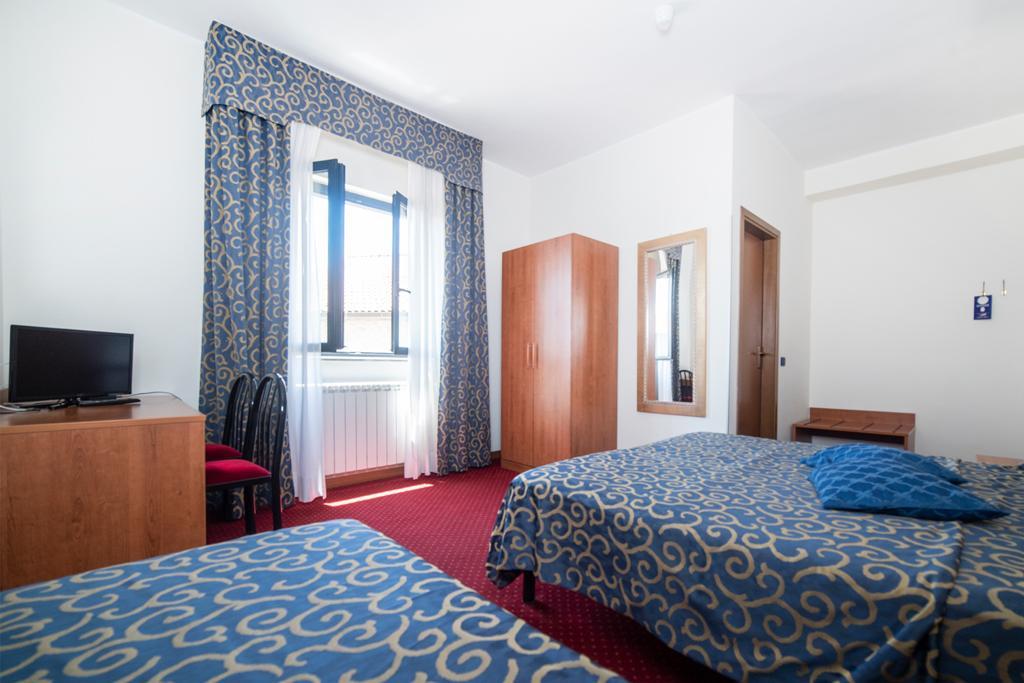 Hotel Italia & Lombardi Montefiascone Kültér fotó