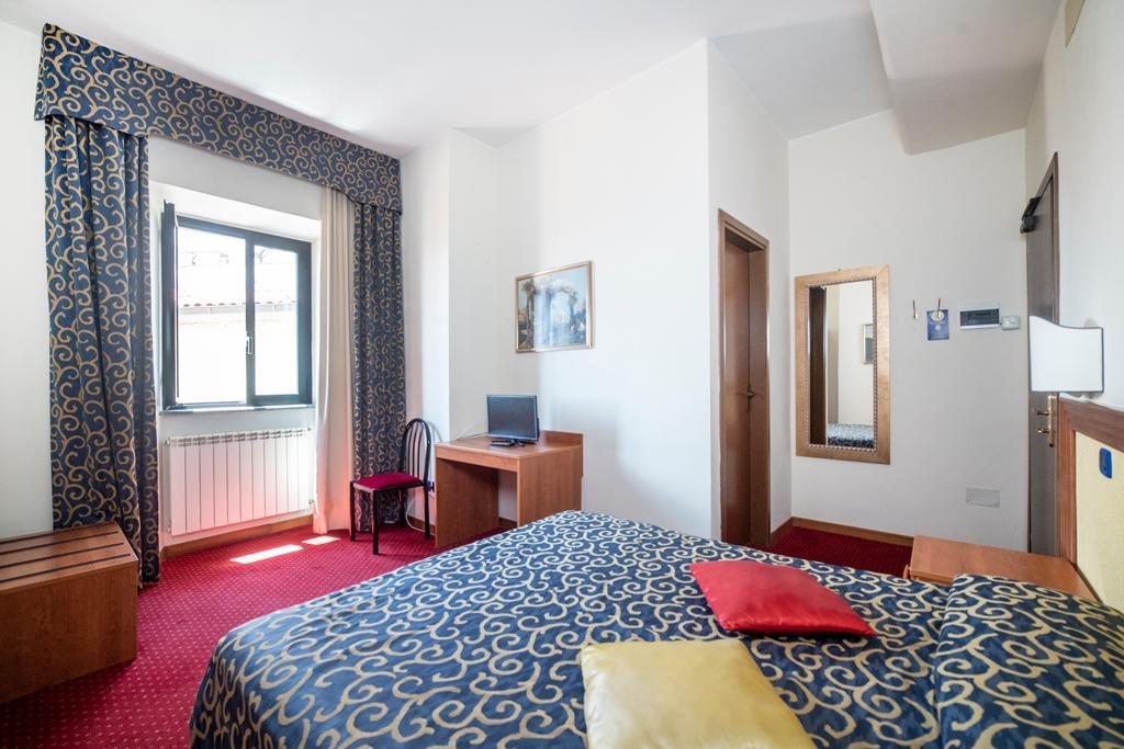Hotel Italia & Lombardi Montefiascone Kültér fotó