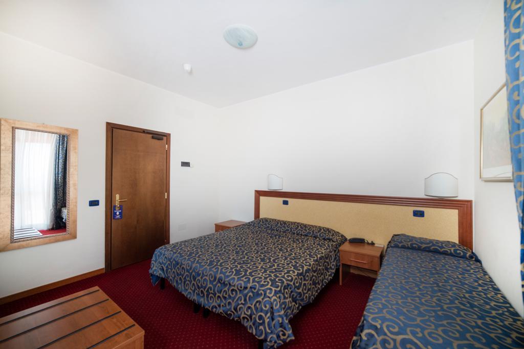 Hotel Italia & Lombardi Montefiascone Kültér fotó
